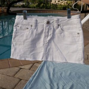 Short mini white Jean skirt size 3
